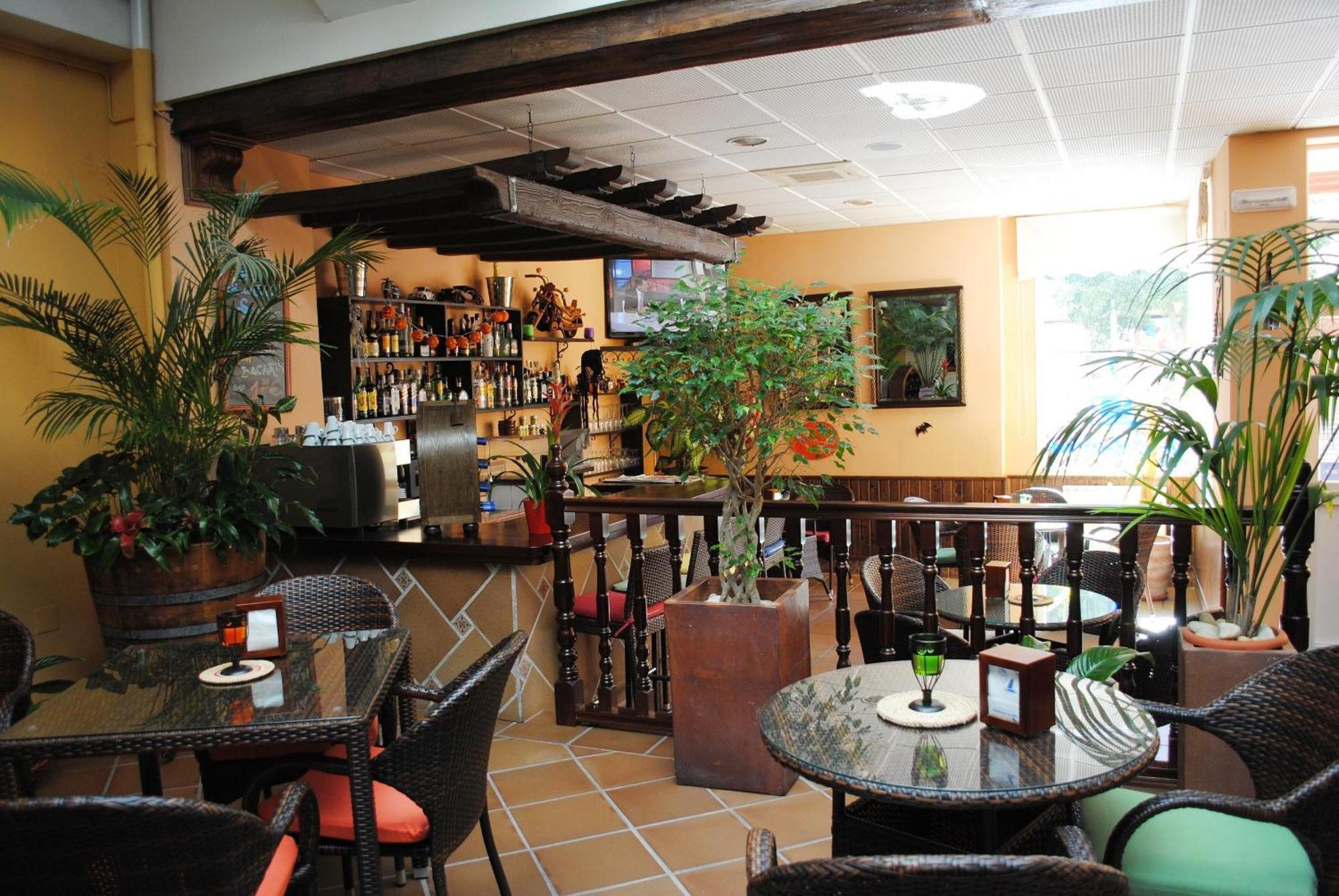 Hotel Maria Cristina La Cala Del Moral Ресторант снимка