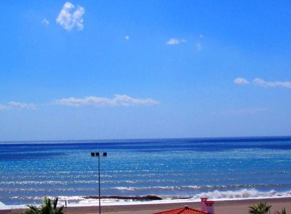 Hotel Maria Cristina La Cala Del Moral Екстериор снимка